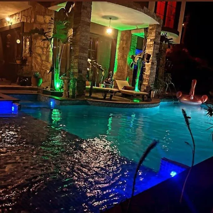 Villa Memories Guemuesluek'Te Oezel Havuzlu Villa Bodrum